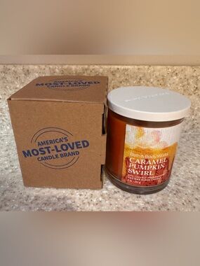 Bath & Body Works Caramel Pumpkin Swirl Candle - Orange Jar with White Lid